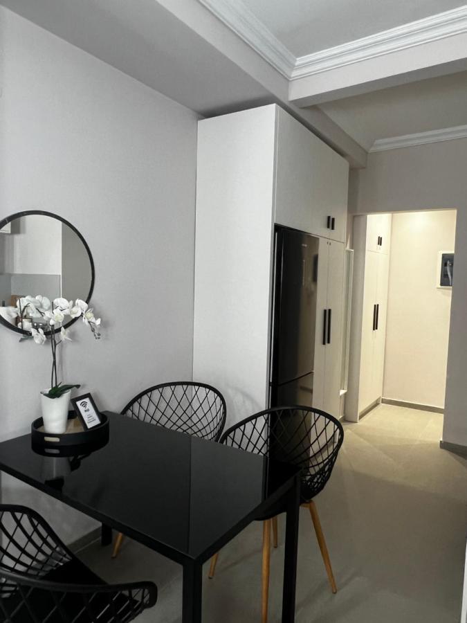 Agia Sofia Noir Apartment Salonicco Esterno foto